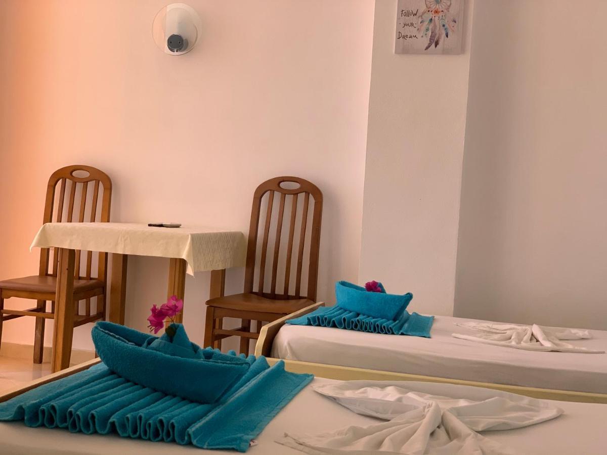 Cocktail & Dreams - Beach Hotel Саранда Екстер'єр фото