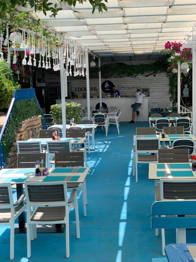 Cocktail & Dreams - Beach Hotel Саранда Екстер'єр фото