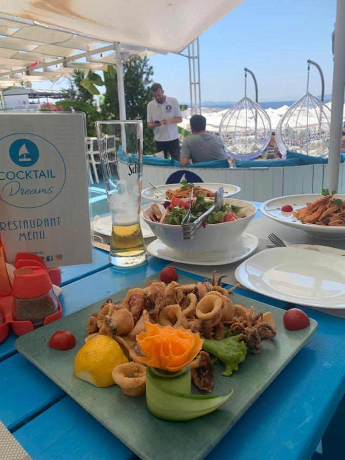 Cocktail & Dreams - Beach Hotel Саранда Екстер'єр фото