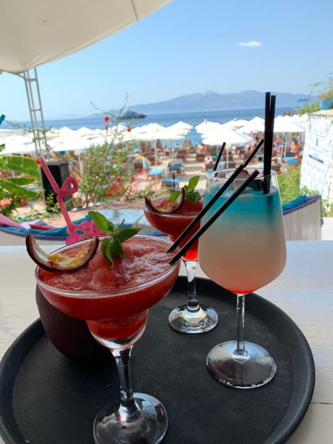 Cocktail & Dreams - Beach Hotel Саранда Екстер'єр фото